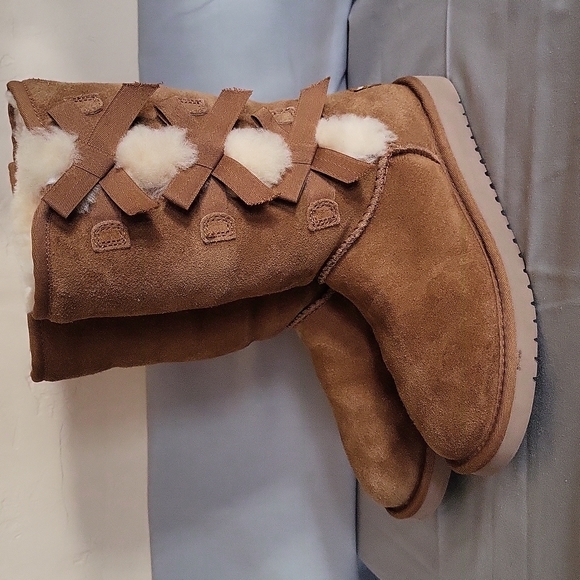 Koolaburra Shoes - Koolaburra by UGG Suede Bow Boots WO's Size 5